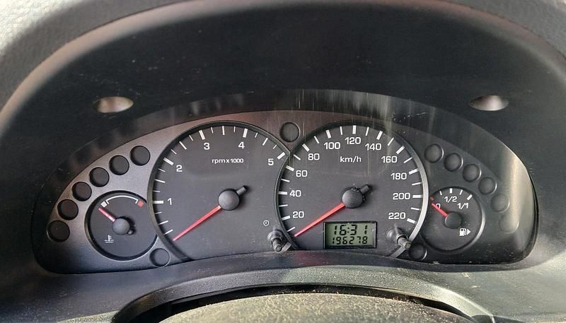 Gebraucht Ford Tourneo Connect 110 PS (80 kW) 2006 Blau Van / Kleinbus