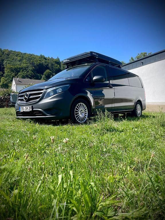 Schwarz Gebraucht 2018 Mercedes Vito Van / Kleinbus | 37.500 € - Bild 1/4