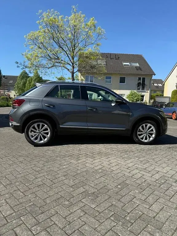Gebraucht VW T-Roc 150 PS (110 kW) 2022 Grau SUV