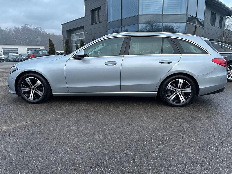 Gebraucht Mercedes C220 Avantgarde 200 PS (147 kW) 2022 Silber Kombi