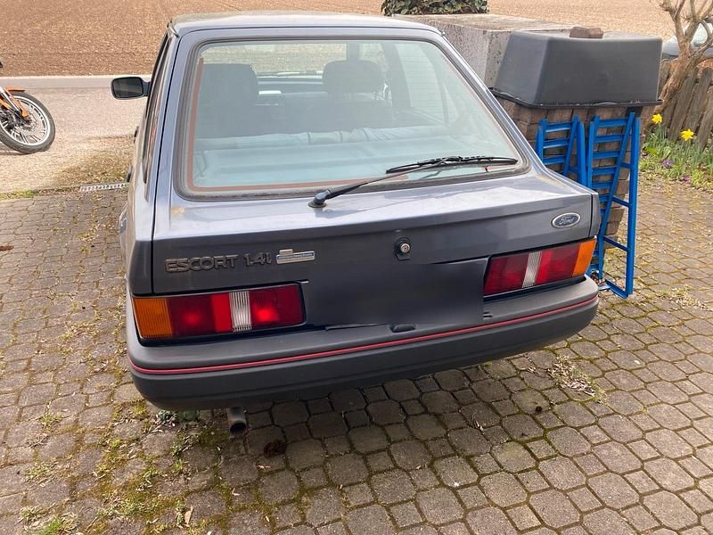 Gebraucht Ford Escort 71 PS (52 kW) 1990 Limousine
