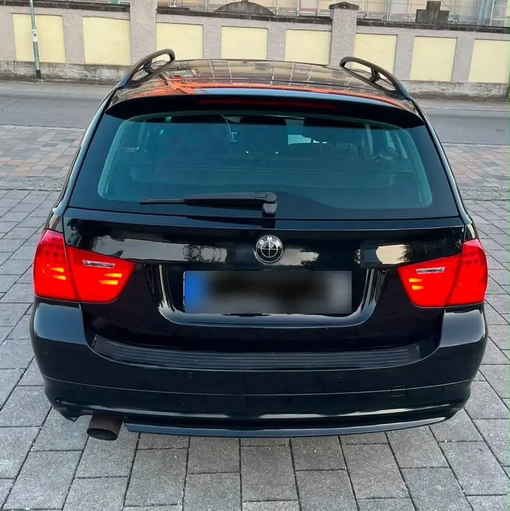 Gebraucht BMW 318 143 PS (105 kW) 2009 Schwarz Kombi