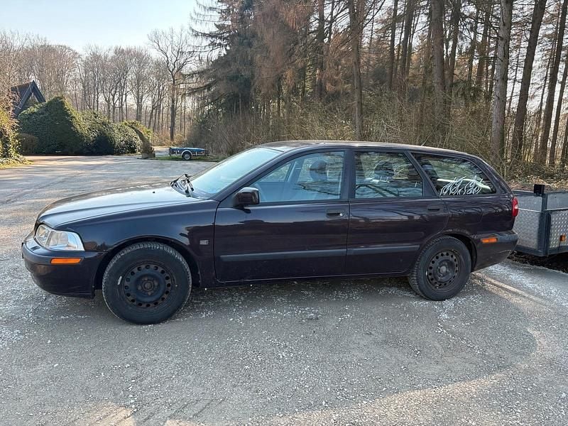 Gebraucht Volvo V40 122 PS (89 kW) 2001 Andere farben Kombi