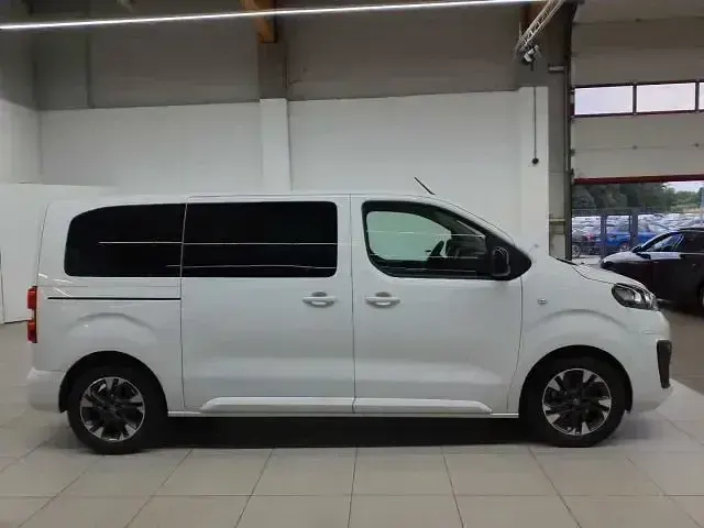 Gebraucht Opel Zafira Life Edition 145 PS (106 kW) 2023 Jade weiß Van / Kleinbus