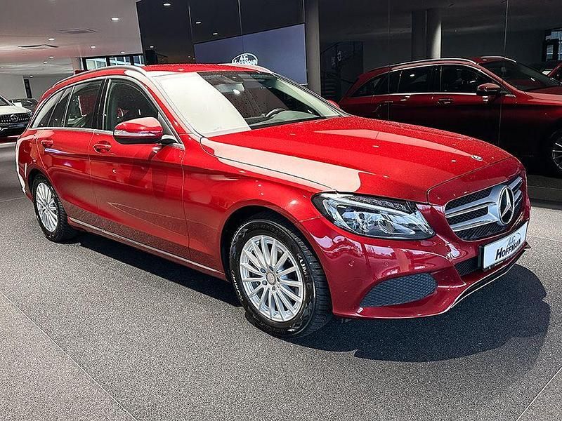 Gebraucht Mercedes C180 156 PS (114 kW) 2014 Rot Limousine