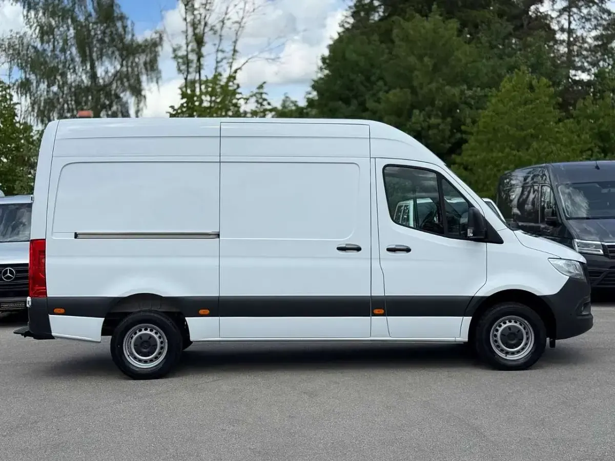 Używany Mercedes Sprinter 170 KM (125 kW) 2022 Biały Van