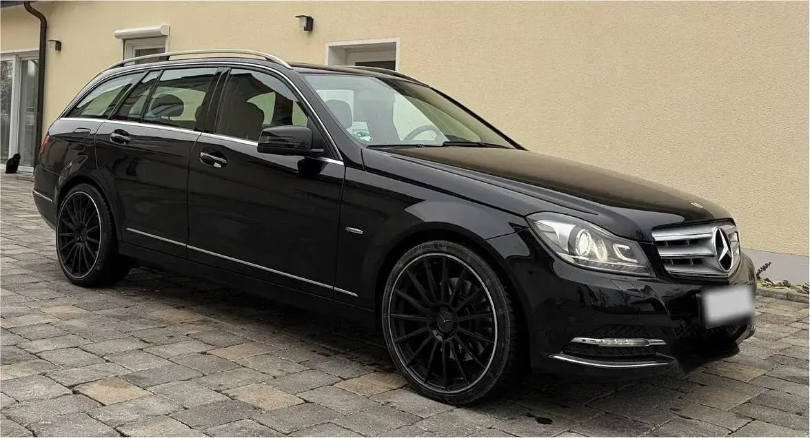 Gebraucht Mercedes C300 231 PS (169 kW) 2012 Schwarz Kombi