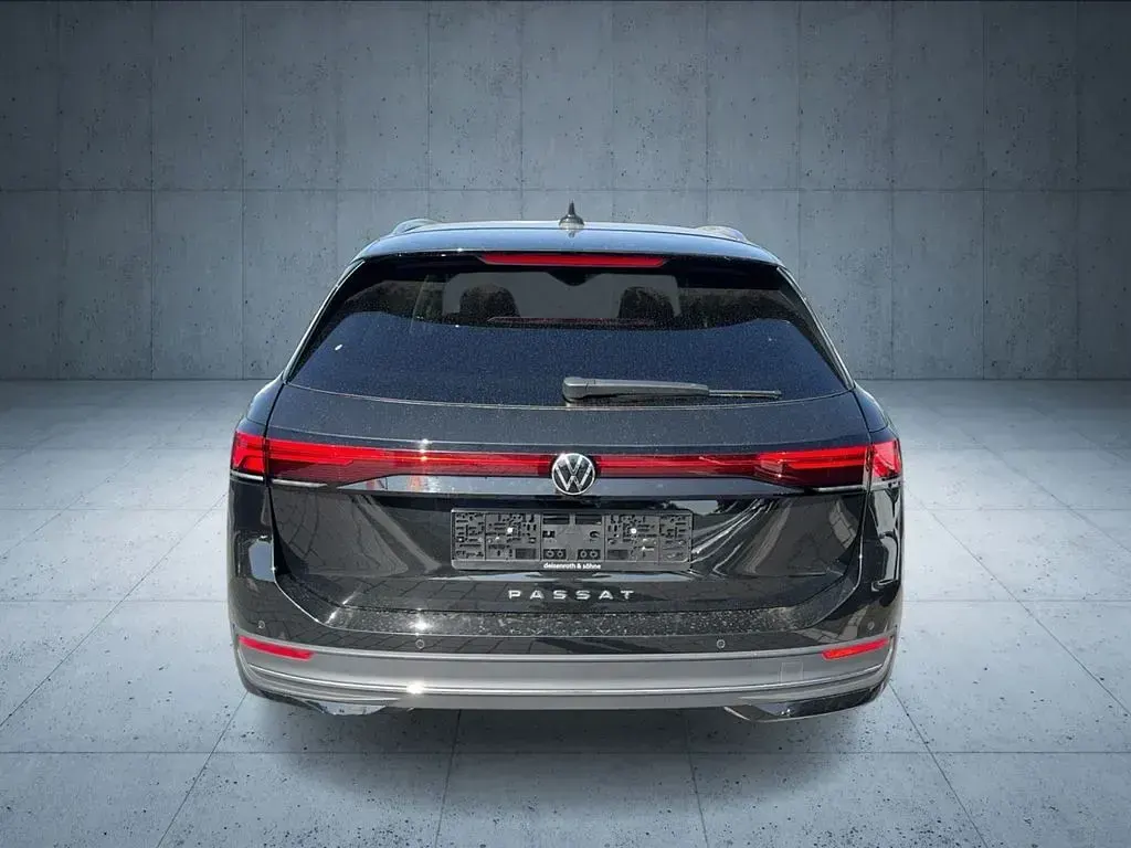 Gebraucht VW Passat Business 150 PS (110 kW) 2024 Grenadillschwarz metallic Kombi
