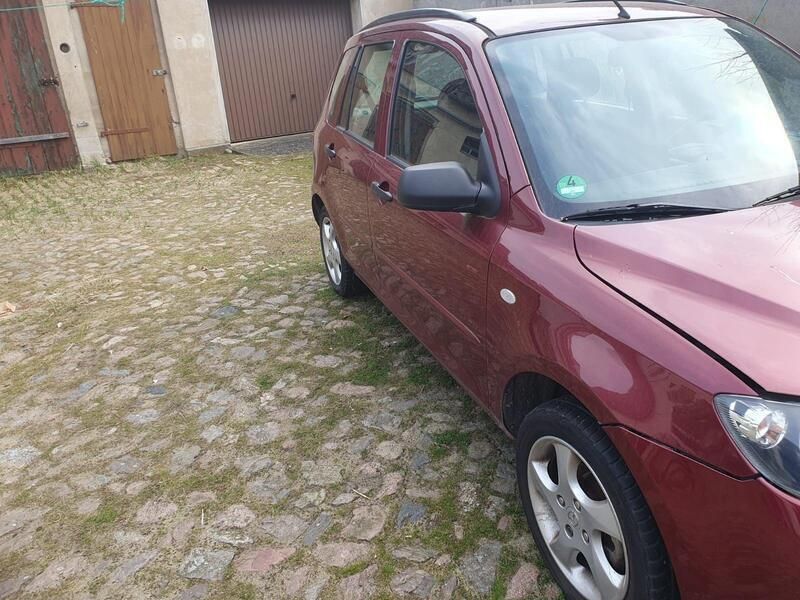 Rot Gebraucht 2004 Mazda 2 Comfort Limousine | 500 € (Guter Preis) - Bild 1/4