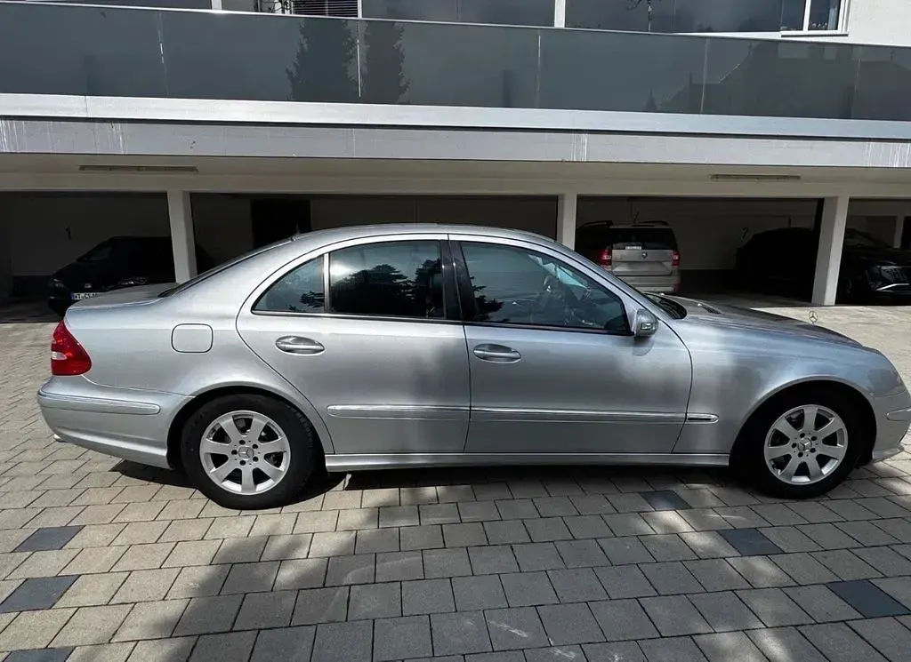 Gebraucht Mercedes E320 224 PS (164 kW) 2003 Silber Limousine