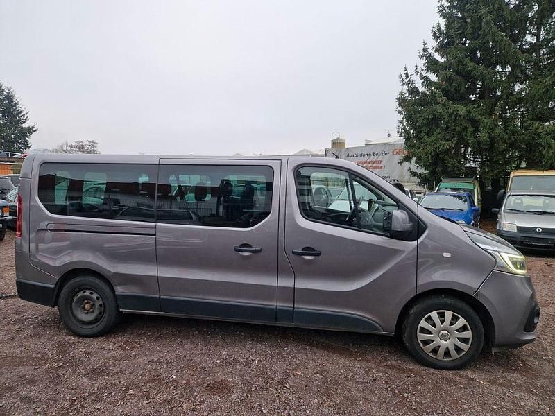 Gebraucht Renault Trafic Life 145 PS (106 kW) 2020 Grau Van / Kleinbus