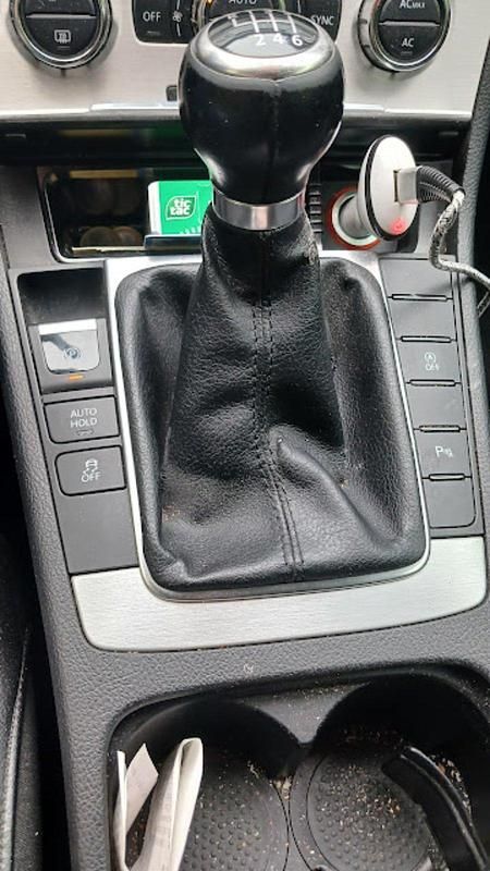 Gebraucht VW Passat 140 PS (102 kW) 2012 Blau Kombi