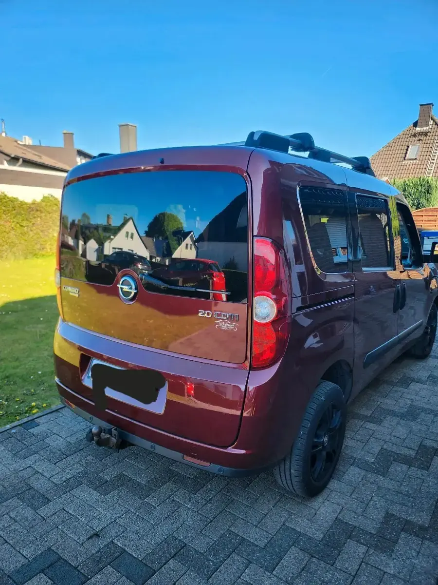 Second-hand Opel Combo 135 CP (99 kW) 2015 Andere farben Monovolum