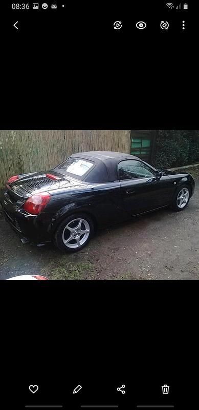 Gebraucht Toyota MR2 140 PS (102 kW) 2001 Schwarz Cabrio