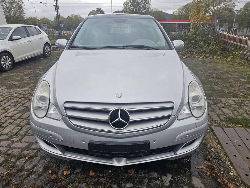 Gebraucht Mercedes R320 224 PS (164 kW) 2006 Silber Van / Kleinbus