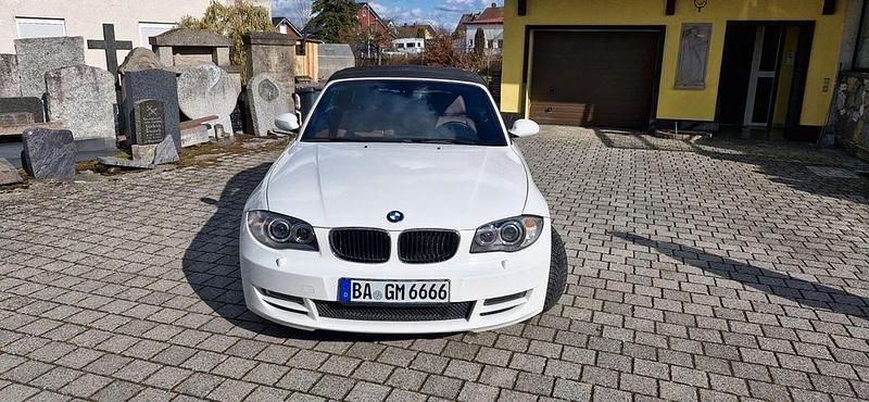 Gebraucht BMW 125 Cabriolet 218 PS (160 kW) 2009 Weiß Cabrio
