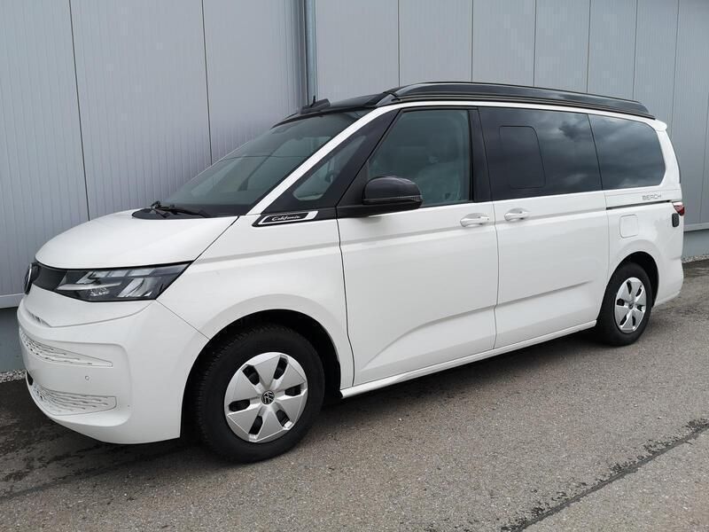 Candyweiß dach schwarz Gebraucht 2024 VW T7 Beach Van | 58.615 € (Fairer Preis) - Bild 1/4
