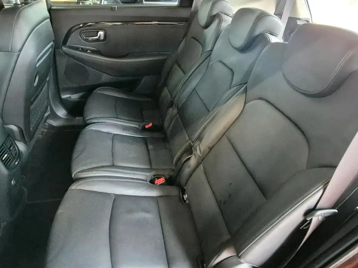 Gebraucht Kia Carens 136 PS (100 kW) 2015 Braun Van / Kleinbus