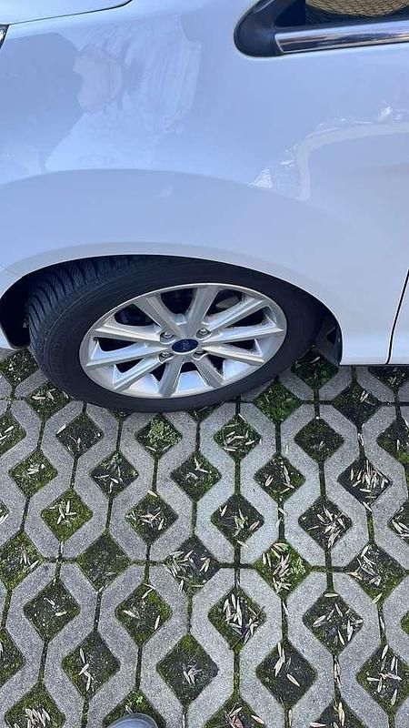 Gebraucht Ford B-MAX Titanium 95 PS (69 kW) 2017 Weiß Van / Kleinbus