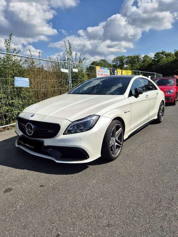Diamantweiß bright Gebraucht 2015 Mercedes CLS63 AMG AMG Coupé | 41.950 € - Bild 1/4