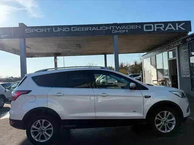 Second-hand Ford Kuga Titanium 150 CP (110 kW) 2017 Alb SUV