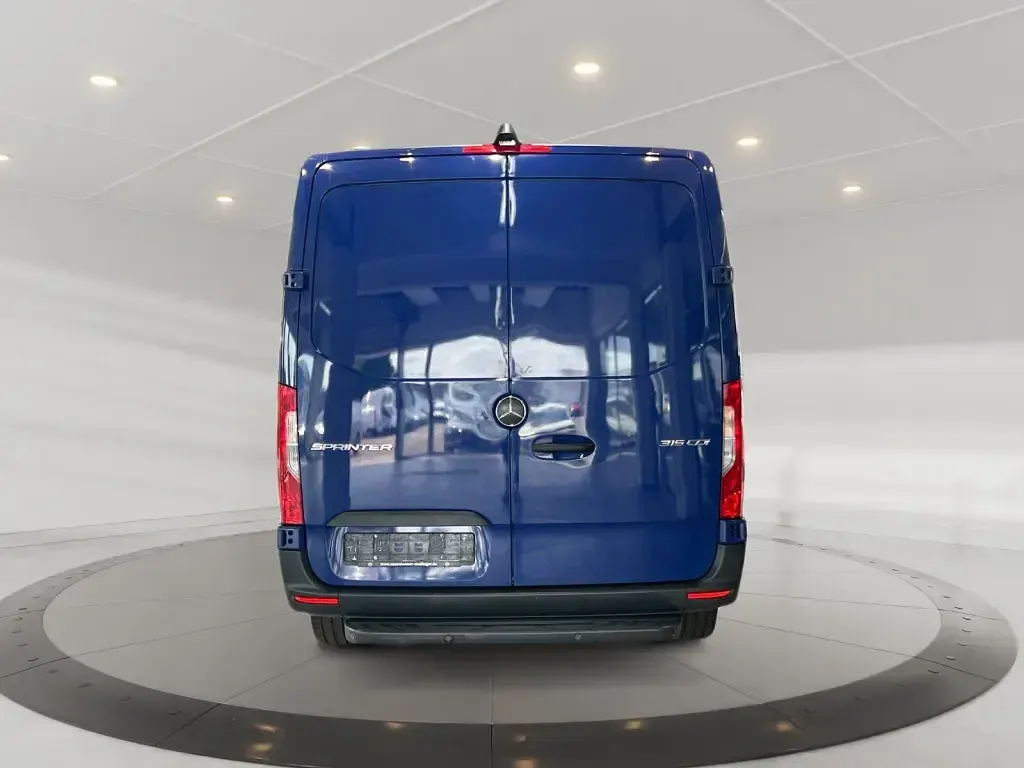 Gebraucht Mercedes Sprinter 150 PS (110 kW) 2022 Atlantisblau Van