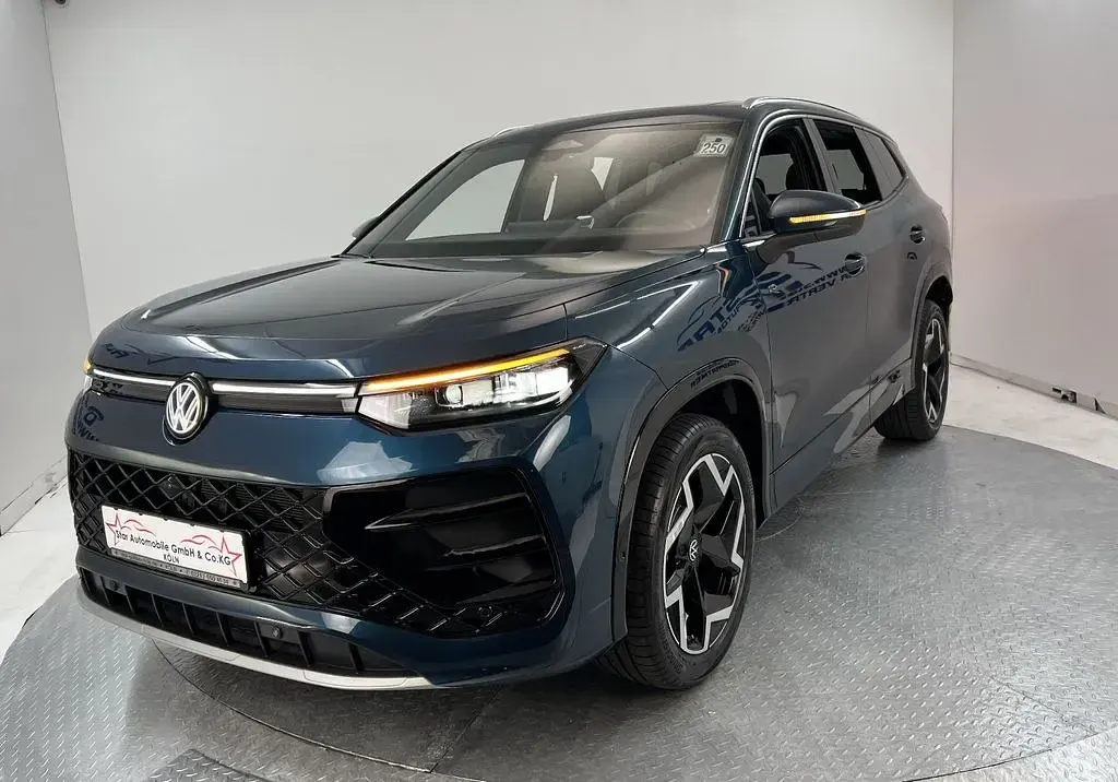 Gebraucht VW Tayron Pro 193 PS (141 kW) 2025 Nightshade blue SUV