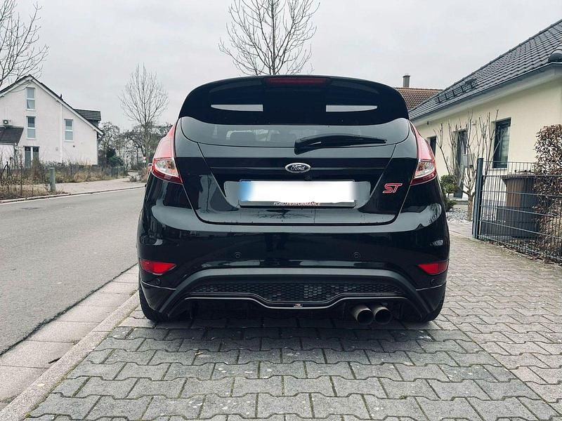 Gebraucht Ford Fiesta Sport 182 PS (133 kW) 2014 Schwarz Kleinwagen