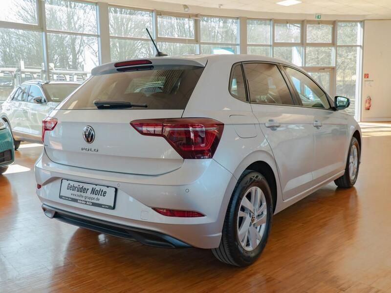 Gebraucht VW Polo Style 95 PS (69 kW) 2022 Silber / reflexsilber Limousine