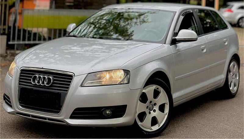 Grau Gebraucht 2010 Audi A3 Limousine | 3.600 € (Superpreis) - Bild 1/4