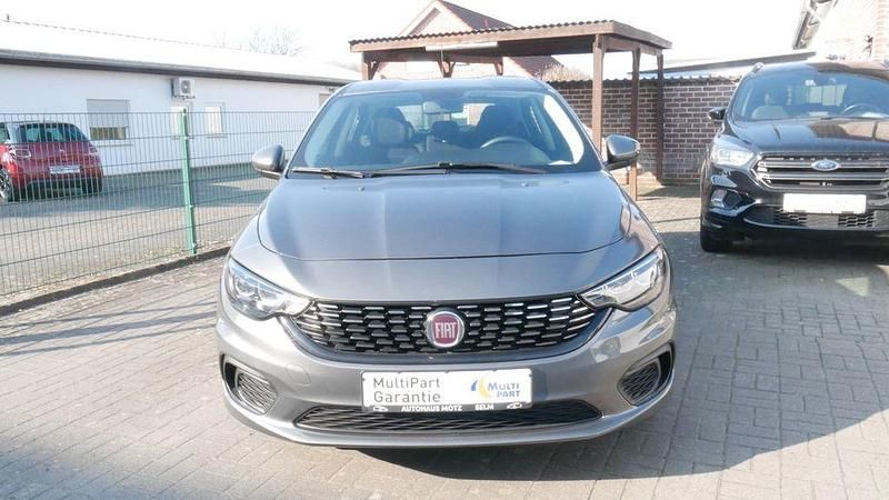 Gebraucht Fiat Tipo Easy 120 PS (88 kW) 2019 Grau Limousine