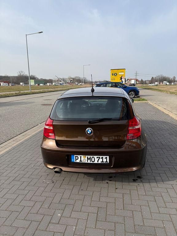 Gebraucht BMW 116 122 PS (89 kW) 2009 Braun Kleinwagen