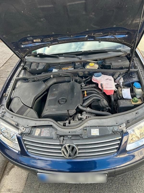 Gebraucht VW Passat 125 PS (91 kW) 2000 Blau Kombi