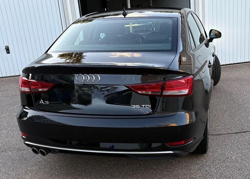 Gebraucht Audi A3 Sport 150 PS (110 kW) 2021 Schwarz Limousine