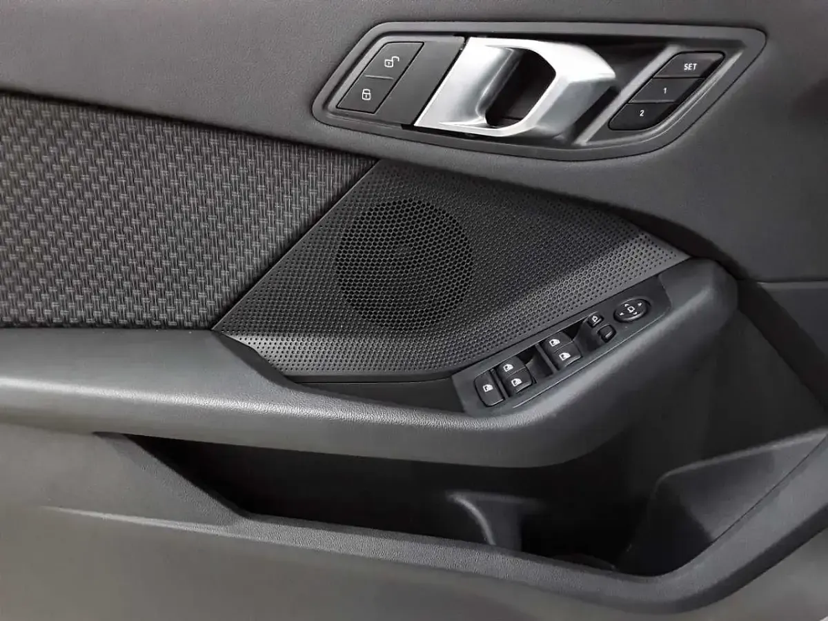Gebraucht BMW 120 Advantage 190 PS (139 kW) 2023 Alpinweiß Kleinwagen