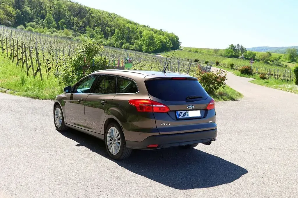 Second-hand Ford Focus Titanium 150 CP (110 kW) 2017 Maro Berlinǎ