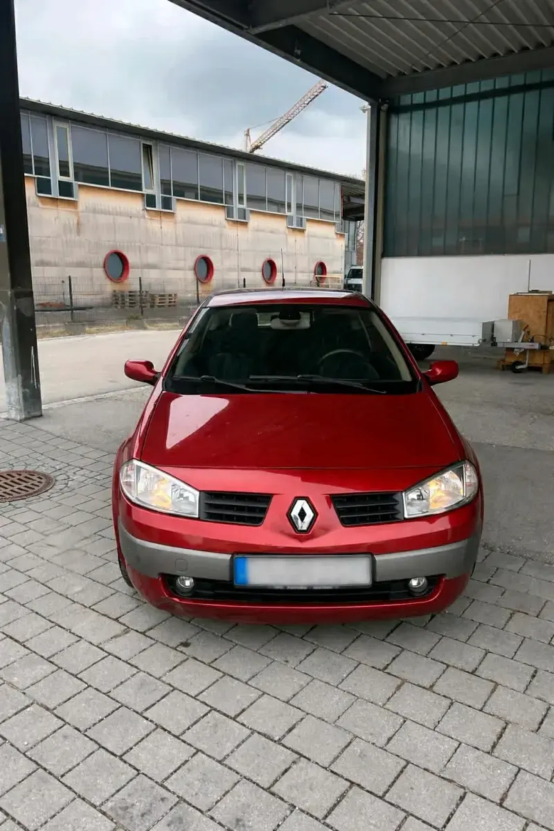 Używany Renault Mégane 95 KM (69 kW) 2004 Czerwony Hatchback