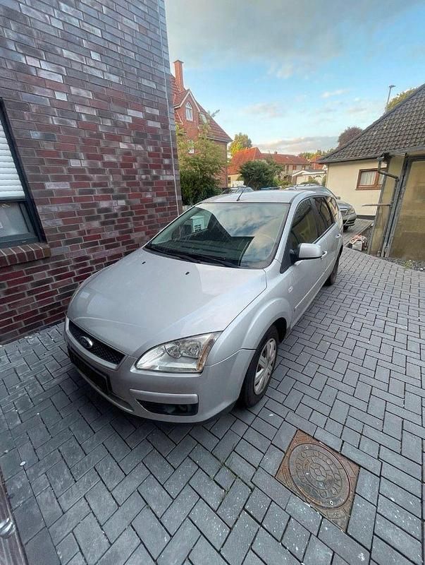 Silber Gebraucht 2007 Ford Focus Style Kombi | 1.500 € (Guter Preis) - Bild 1/4