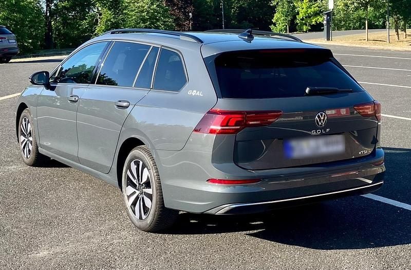 Gebraucht VW Golf VIII Goal 116 PS (85 kW) 2024 Grau Kombi