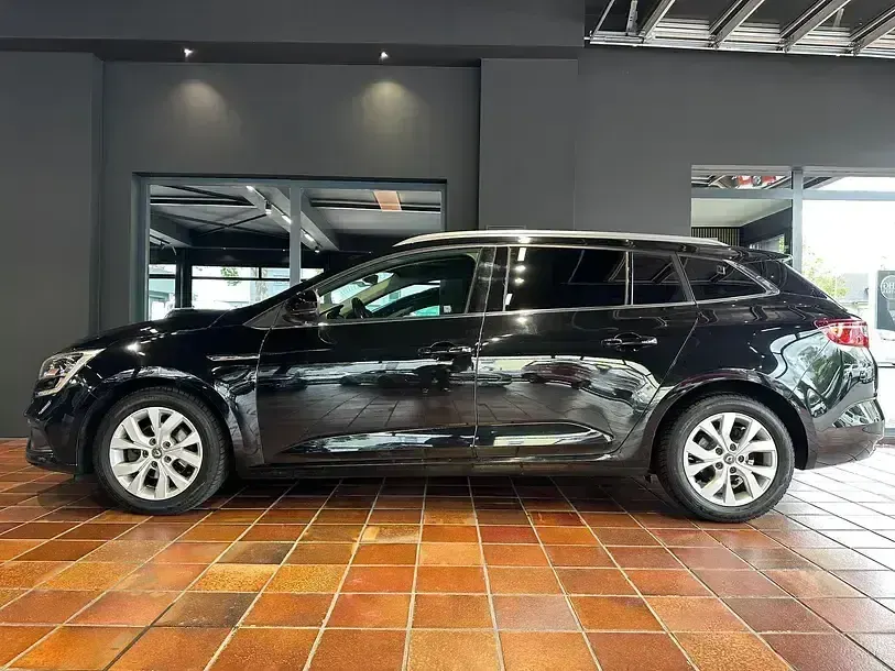 Gebraucht Renault Mégane IV LIMITED Deluxe 116 PS (85 kW) 2019 Schwarz Limousine
