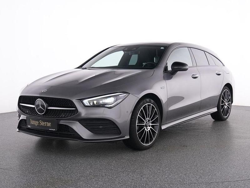 Grau Gebraucht 2020 Mercedes CLA250e Shooting Brake AMG Kombi | 27.675 € (Fairer Preis) - Bild 1/4