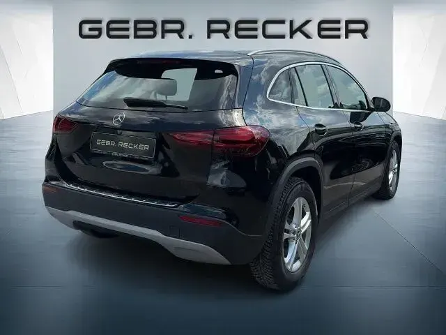 Gebraucht Mercedes GLA200 Advanced 163 PS (119 kW) 2024 Unilack nachtschwarz SUV