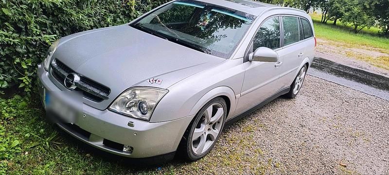 Silber Gebraucht 2005 Opel Vectra Cosmo Kombi | 2.999 € (Etwas zu teuer) - Bild 1/4