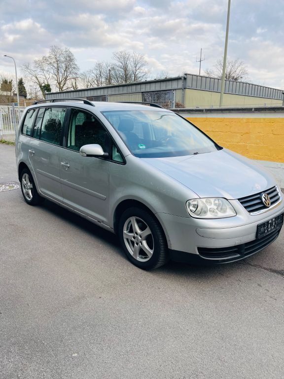 Silber Gebraucht 2006 VW Touran Van / Kleinbus | 2.400 € (Fairer Preis) - Bild 1/4