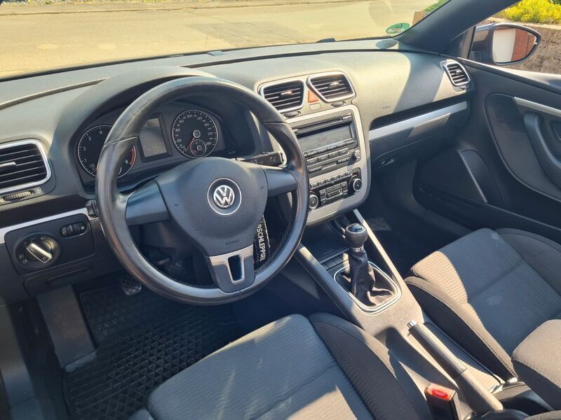 Gebraucht VW Eos R 122 PS (89 kW) 2011 Braun Cabrio