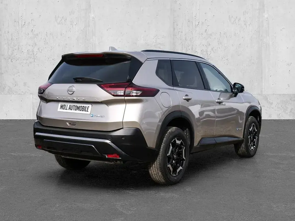 Gebraucht Nissan X-Trail 360º 204 PS (150 kW) 2026 M) (silber SUV