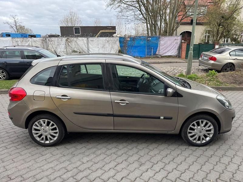 Gebraucht Renault Clio II Dynamique 111 PS (81 kW) 2008 Gold Limousine
