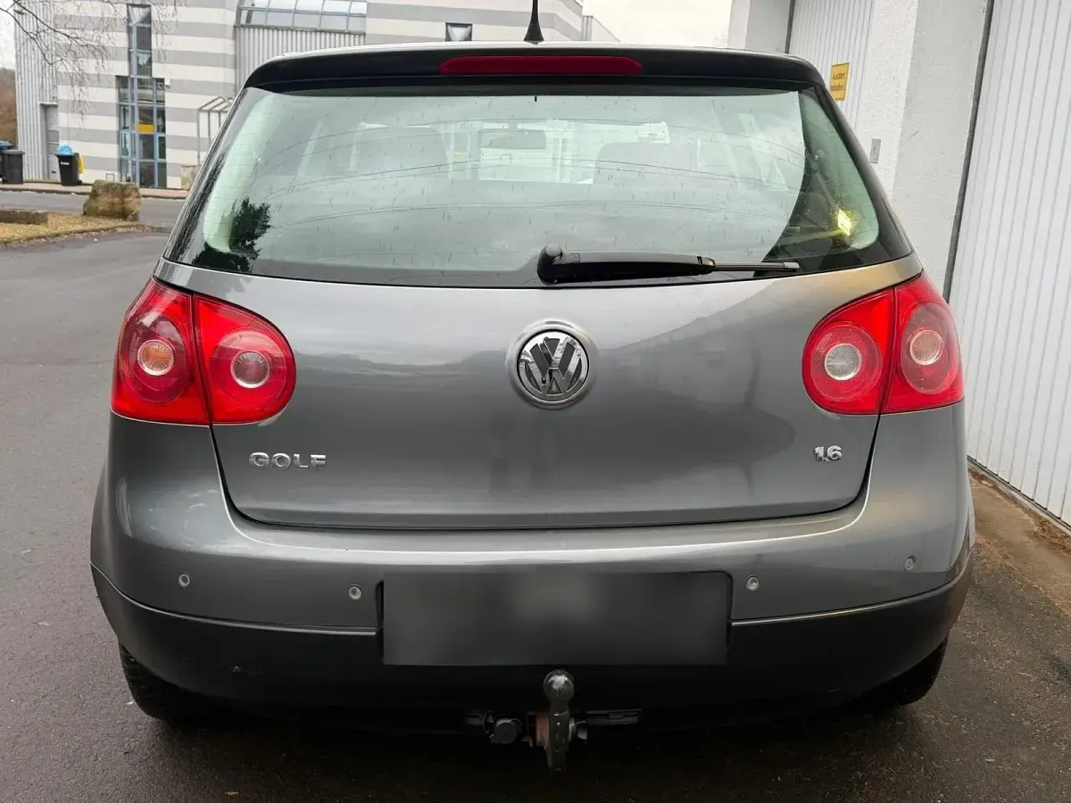 Gebraucht VW Golf V 102 PS (75 kW) 2005 Silber Kleinwagen