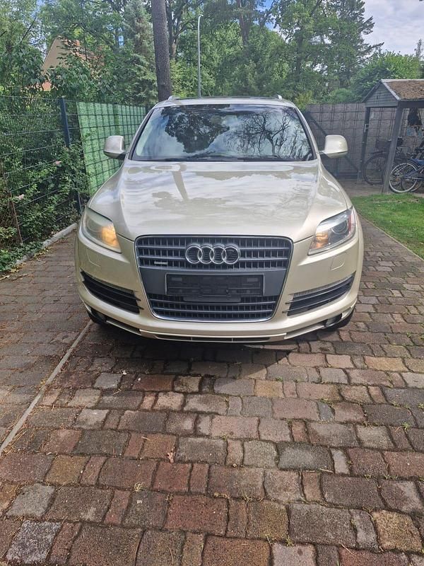 Beige Gebraucht 2007 Audi Q7 SUV | 8.500 € (Superpreis) - Bild 1/4
