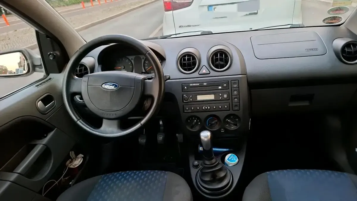 Gebraucht Ford Fiesta 75 PS (55 kW) 2003 Silber Kleinwagen